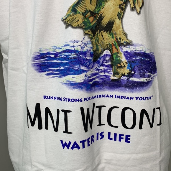 NWOT Mini Wiconi Water is Life Indian Men’s T-shirt size Large - Picture 3 of 5